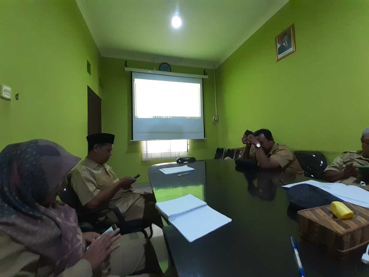 Evaluasi Capaian Realisasi Kegiatan dan Anggaran Bulan Februari Evaluasi Capaian Realisasi Kegiatan dan Anggaran Bulan Februari