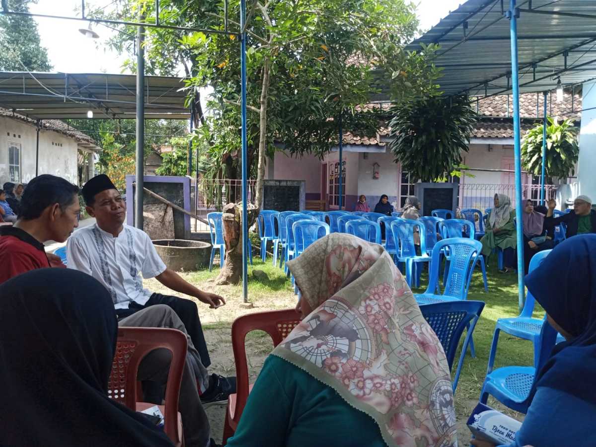 Takziyah Bp Supriyanto, Trayeman (Keluarga dari Pak Anang dan Mb Tita) Takziyah Bp Supriyanto, Trayeman (Keluarga dari Pak Anang dan Mb Tita)