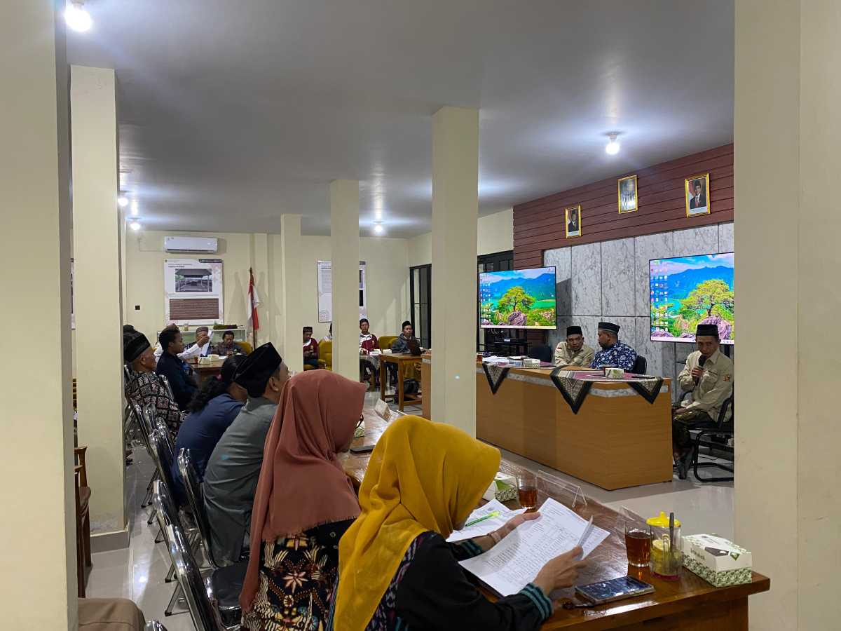 Tadi malam menghadiri Rapat Bamuskal - Evaluasi Pelaksanaan Kegiatan Triwulan 2 Tadi malam menghadiri Rapat Bamuskal - Evaluasi Pelaksanaan Kegiatan Triwulan 2