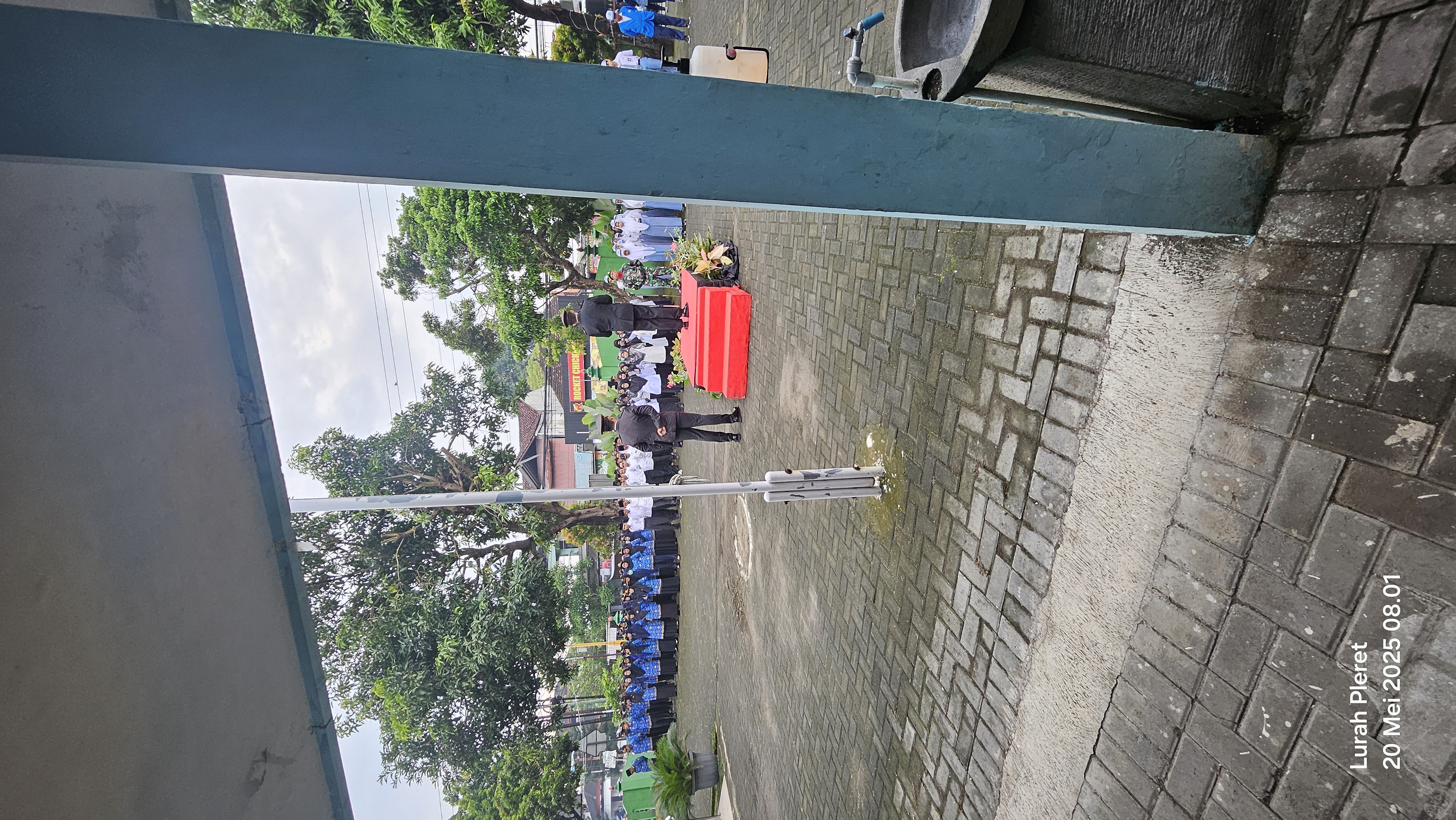 Undangan Upacara Bendera (Pakaian Pamong Kalurahan : Atasan Putih, Bawahan Hitam Kain) Undangan Upacara Bendera (Pakaian Pamong Kalurahan : Atasan Putih, Bawahan Hitam Kain)